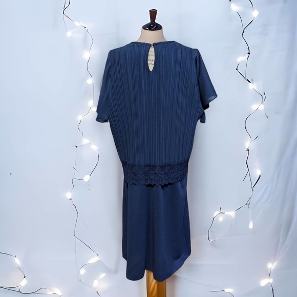 𝅺vintage 1970's Special Occasion Navy Blue Pleated Secretary Dress, Plus 20W - Picture 4 of 6